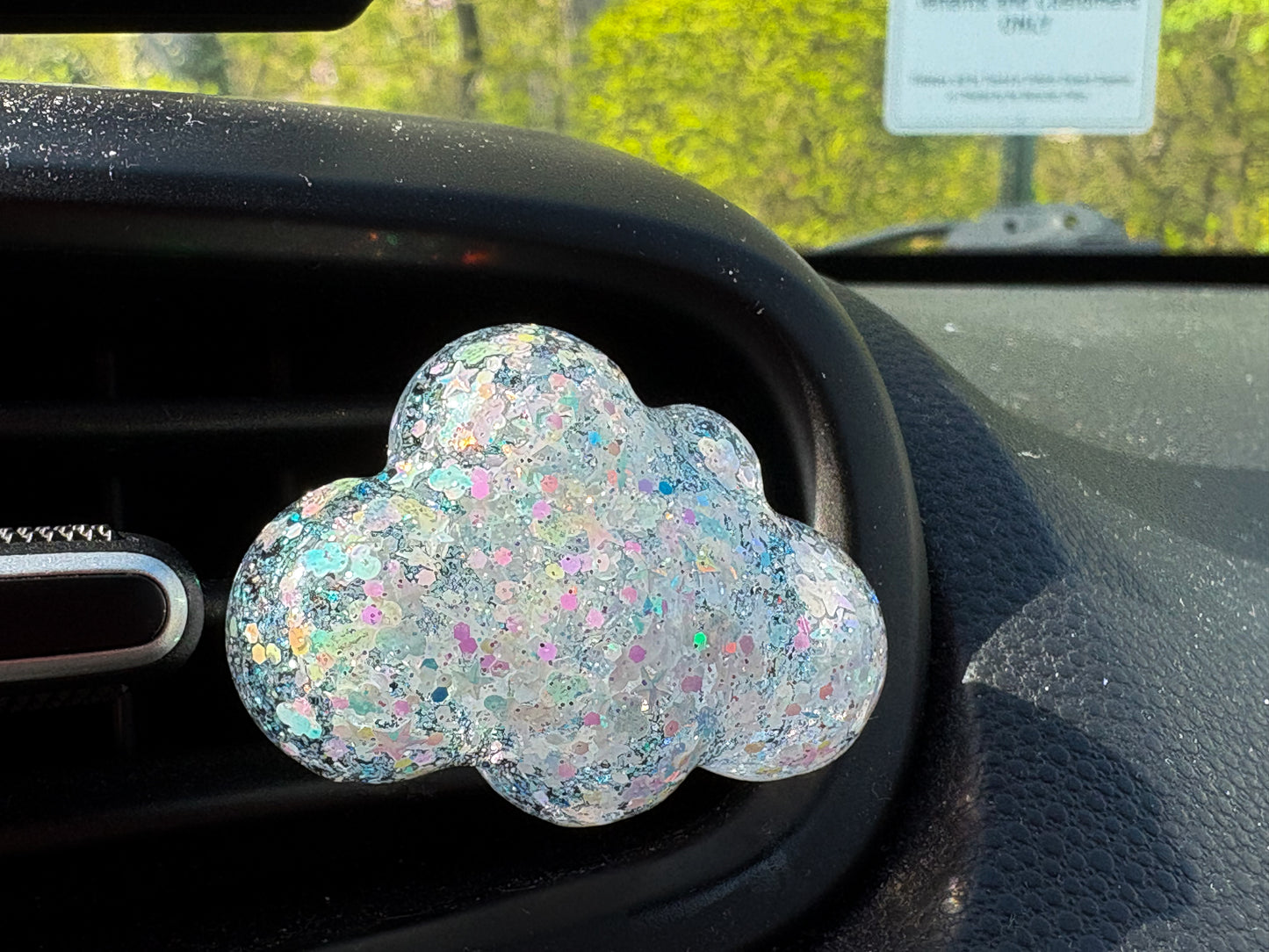 ** NEW ** Corby Cloud Car Vent Clip