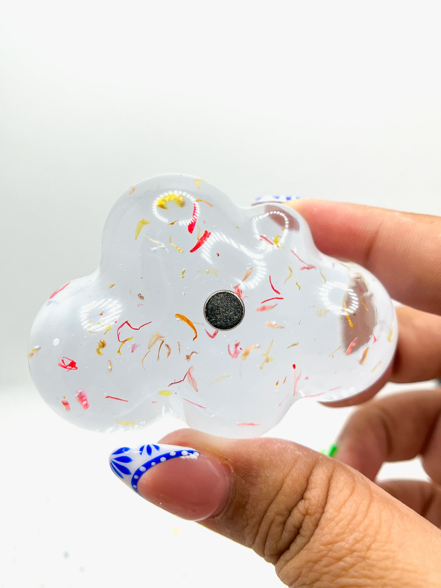 * NEW * Petals - Corby Cloud Nail Stand