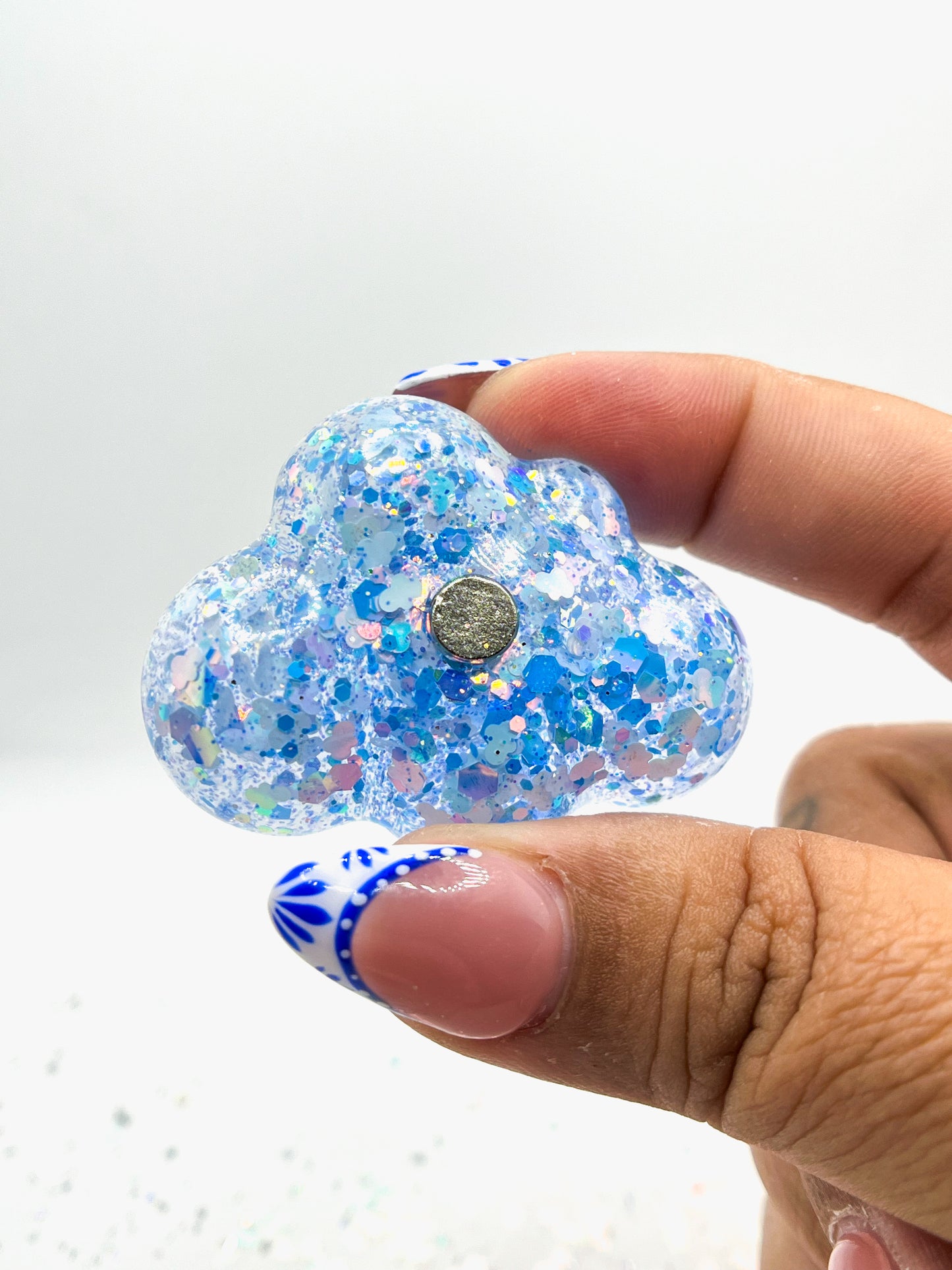 * NEW * Stormy - Corby Cloud Nail Stand